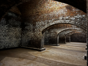 Wasserreservoir unter dem Ausstellungsgebäude